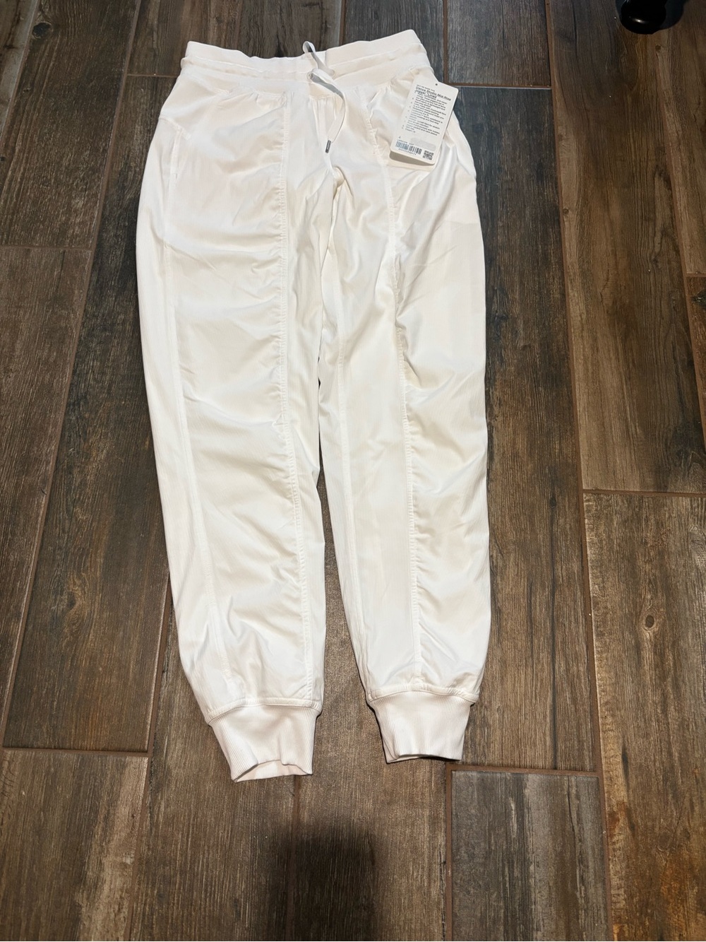 lululemon l White Lightweight Drawstring Joggers. Dance studio mid rise jogger